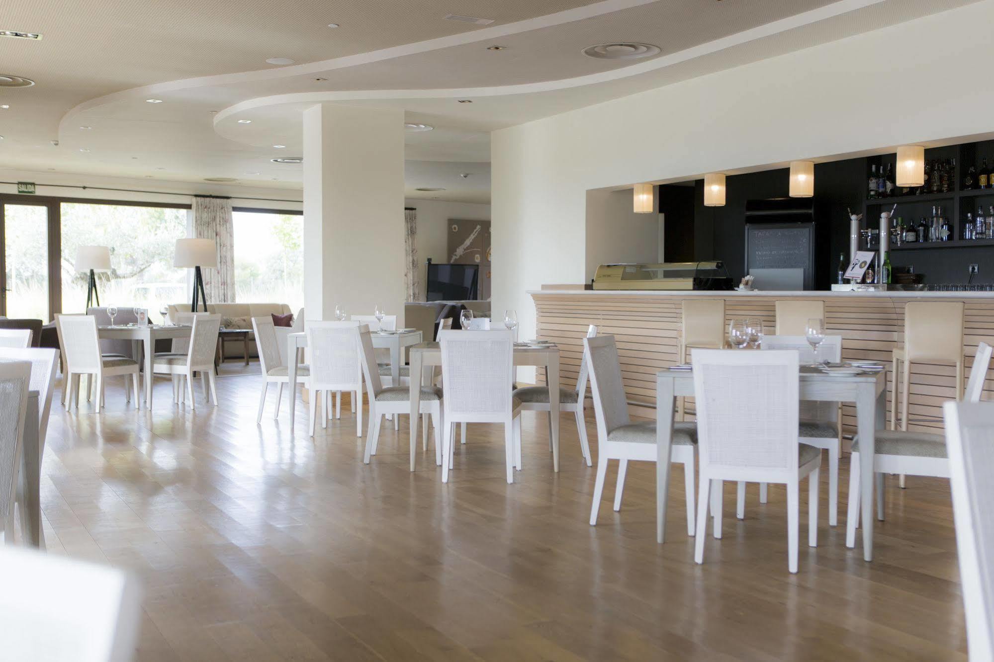 Vincci Valdecanas Golf El Gordo Εξωτερικό φωτογραφία